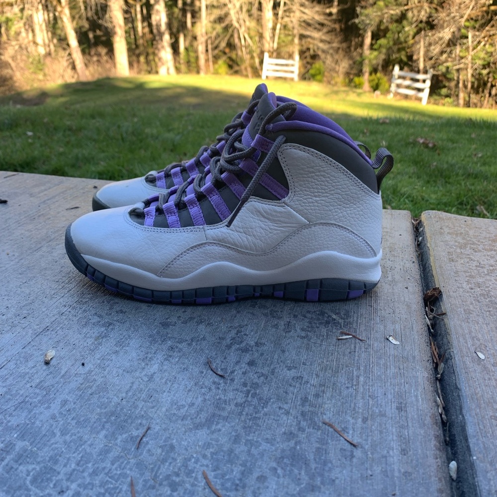 Women’s or Kids Jordan 10 basically brand new